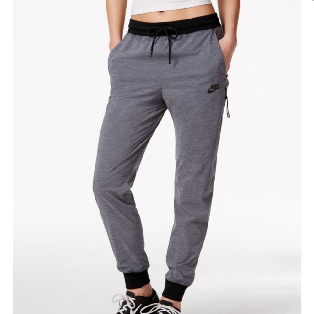 Nike Women's Gray & Black Jogger Track Pants